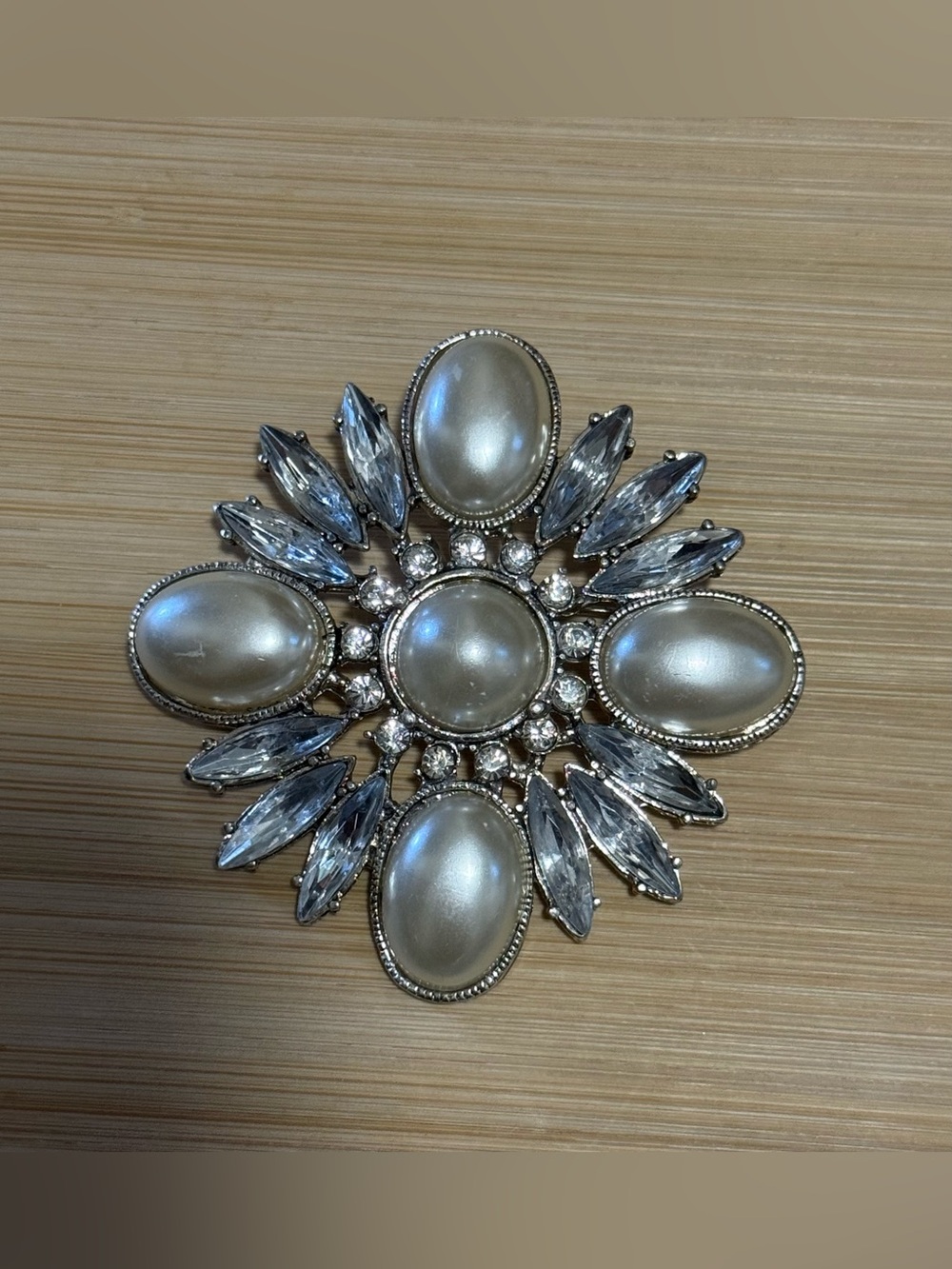 Elegant Pearl and Crystal Statement Brooch
